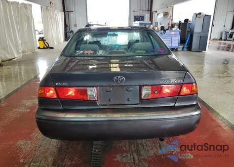 2001 Toyota Camry Ce z USA, uszkodzony, nr VIN JT2BG22K010545267